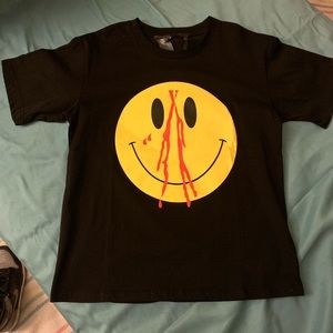 Vlone smiley face tee in small